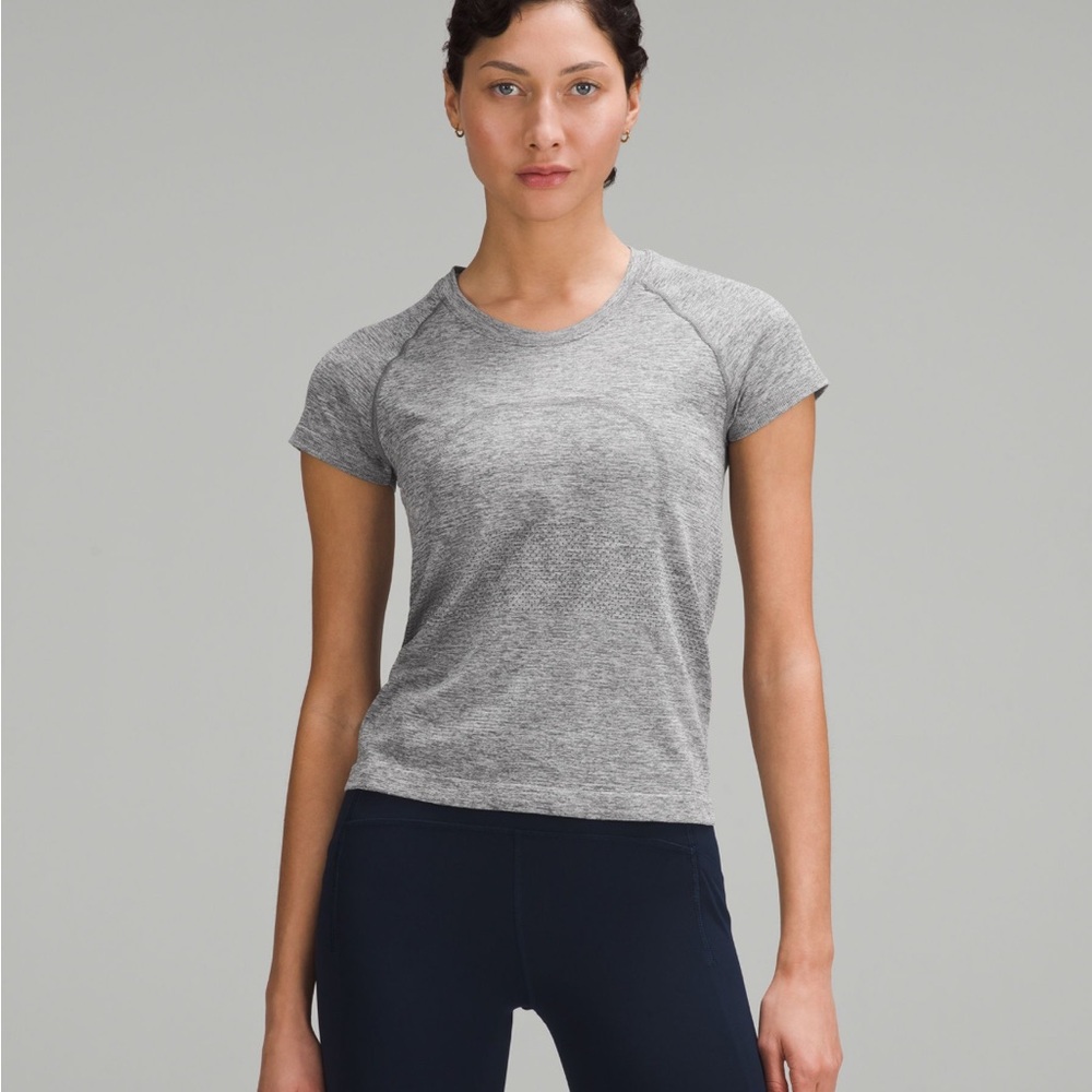 Lululemon short sleeve shirt